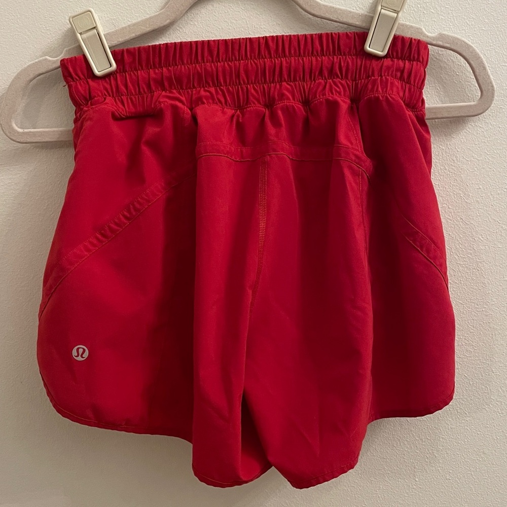 Lululemon Women’s Red Athletic Running 4” Shorts with Elastic Waistband Size 6 - Picture 3 of 3